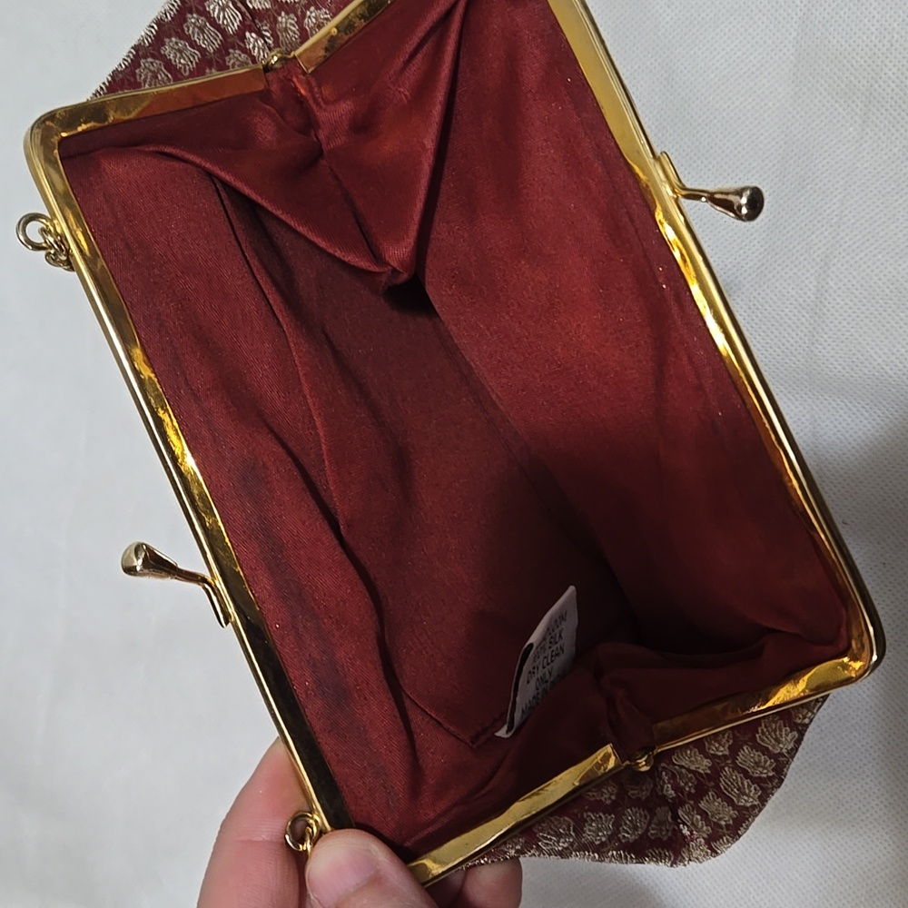 Cottage Product Wine and gold woven silk evening kisslock handbag - Picture 3 of 6